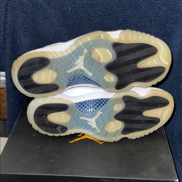 Air Jordan Retro 11 Columbia White blue Black main image 2